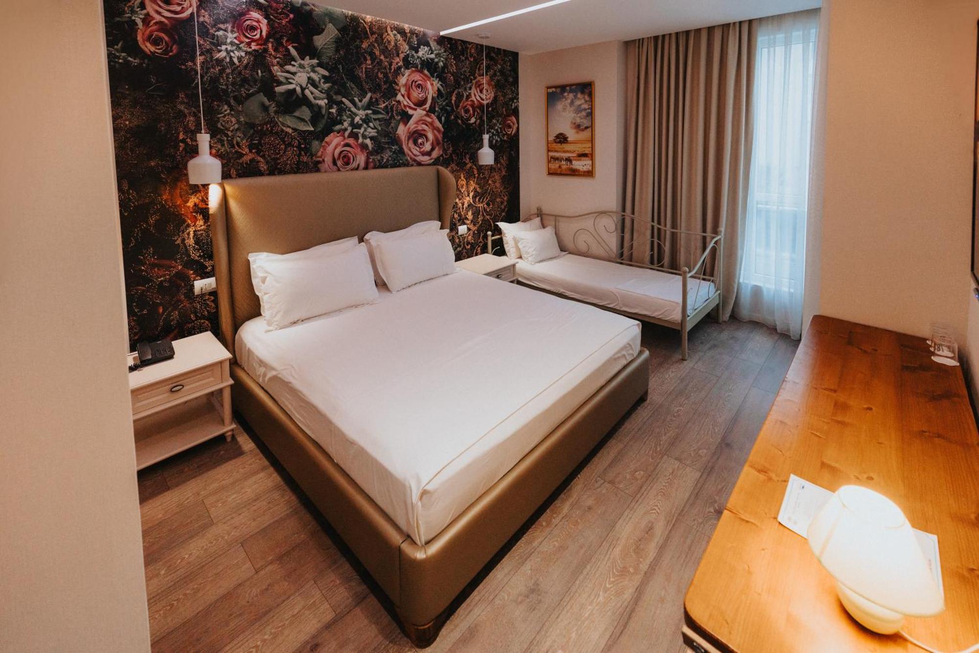 Hotell Tirana *