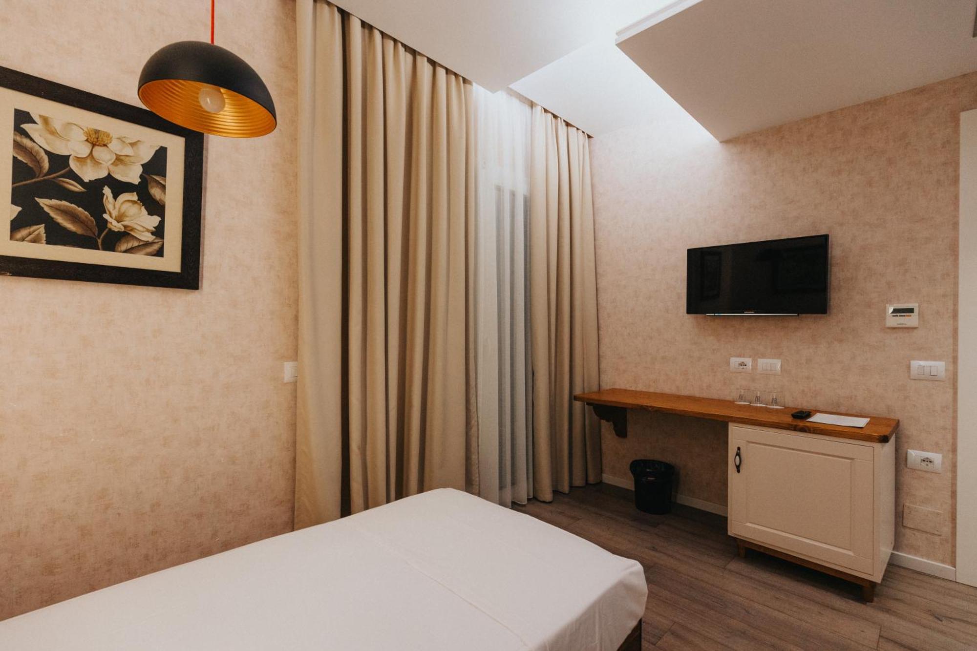 Hotel Tirana